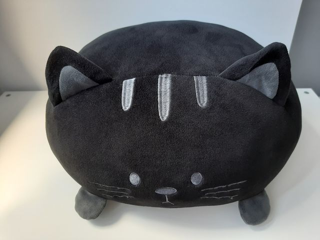 Cojín gato negro kawaii