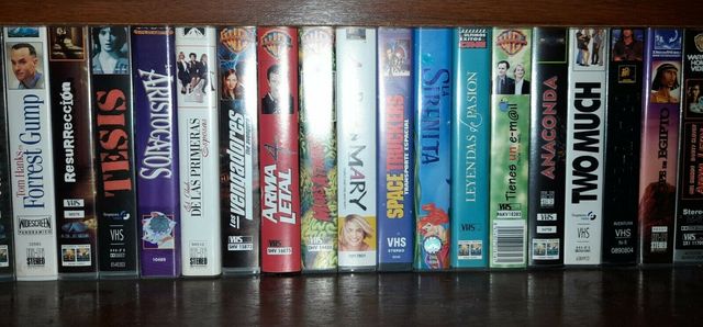 PELICULAS EN VHS CINTAS (UNAS 100 UNIDADES)