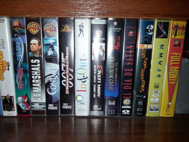 PELICULAS EN VHS CINTAS (UNAS 100 UNIDADES)