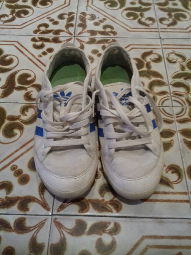 zapatilla deportiva adidas