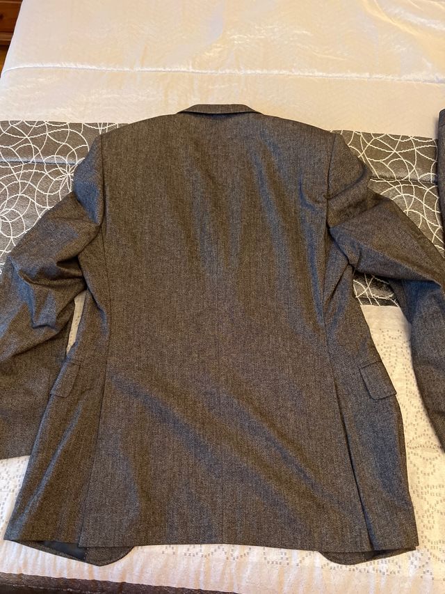 Traje Marca Grisby Talla 48