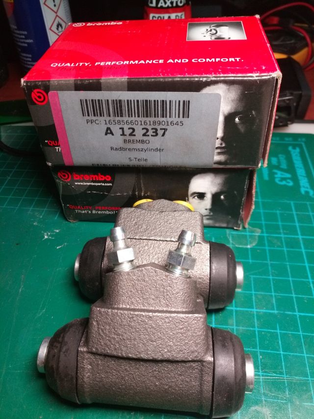 Brembo A12237. Dos cilindros de freno de rueda