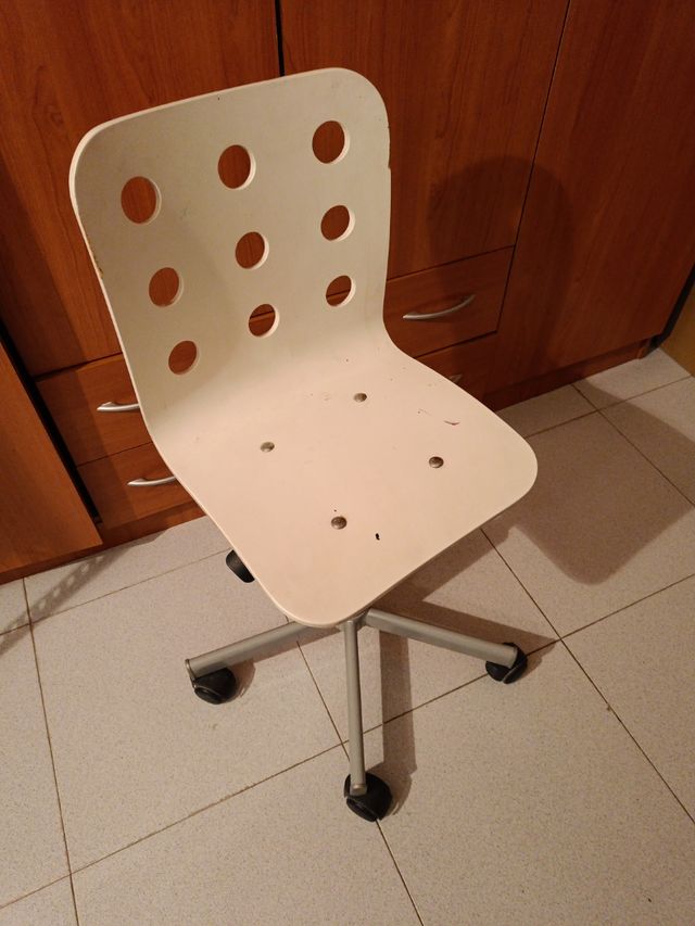 Silla giratoria blanca