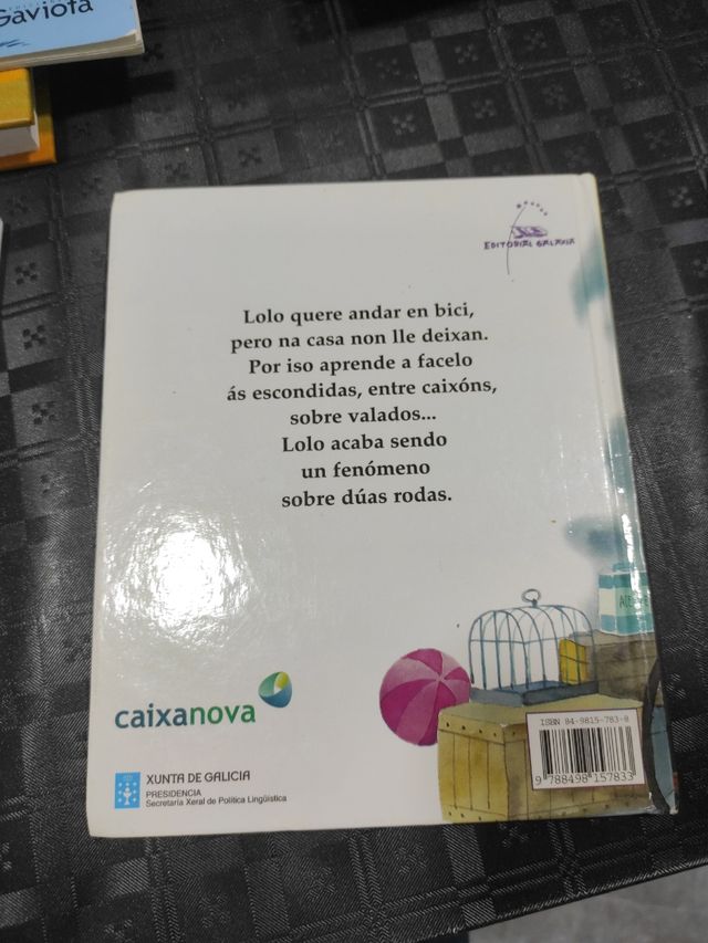 Lolo anda en bicicleta