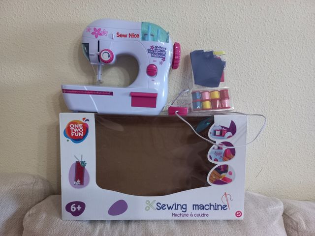 MÁQUINA DE COSER ONE TWO FUN