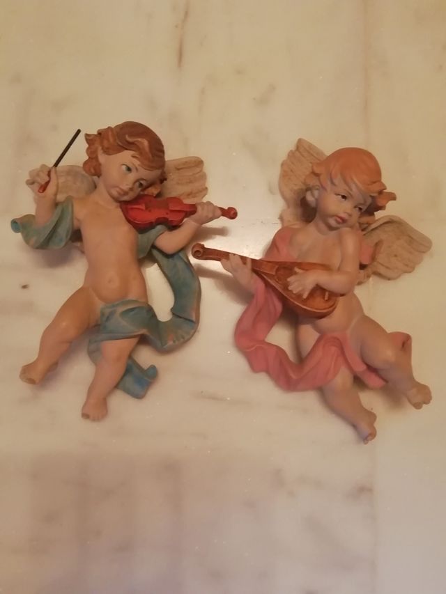 Ángeles con instrumentos musicales