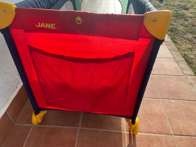 Cuna de viaje parque JaneOportunidad. 