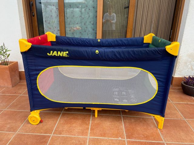 Cuna de viaje parque JaneOportunidad. 