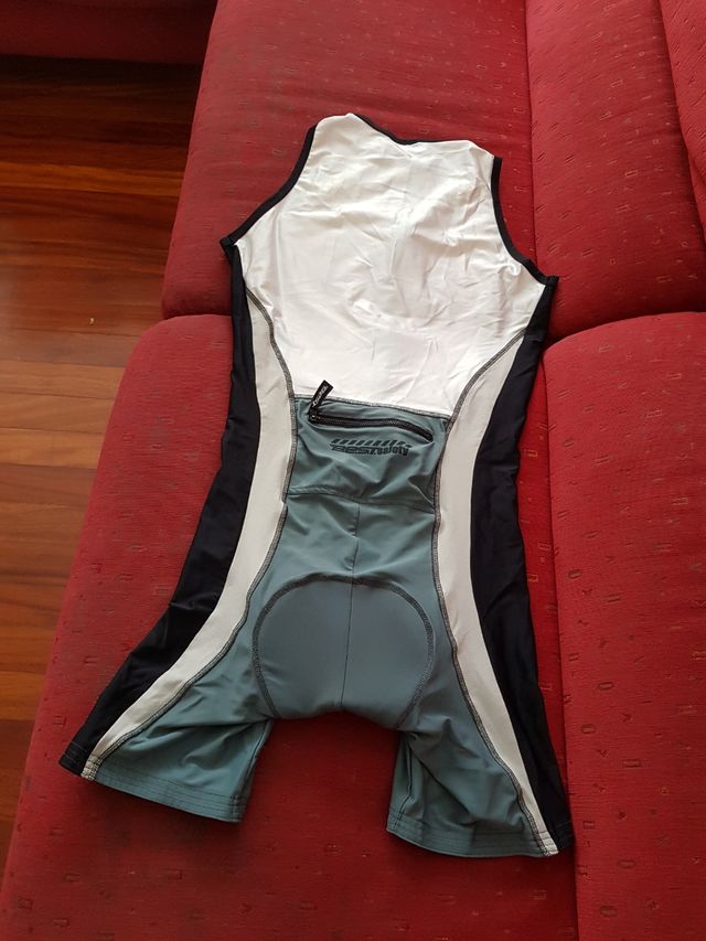 Maillot corto cuerpo entero. Marca BEST