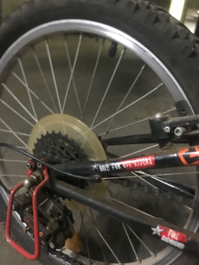 Bicicleta 21" cambio shimano puño doble suspensión