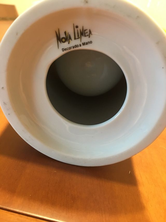 Escobillero decorativo de cerámica