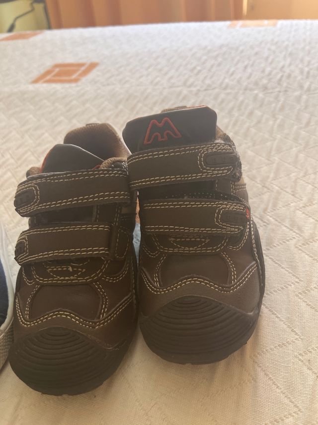 dos pares de Zapatos número 25