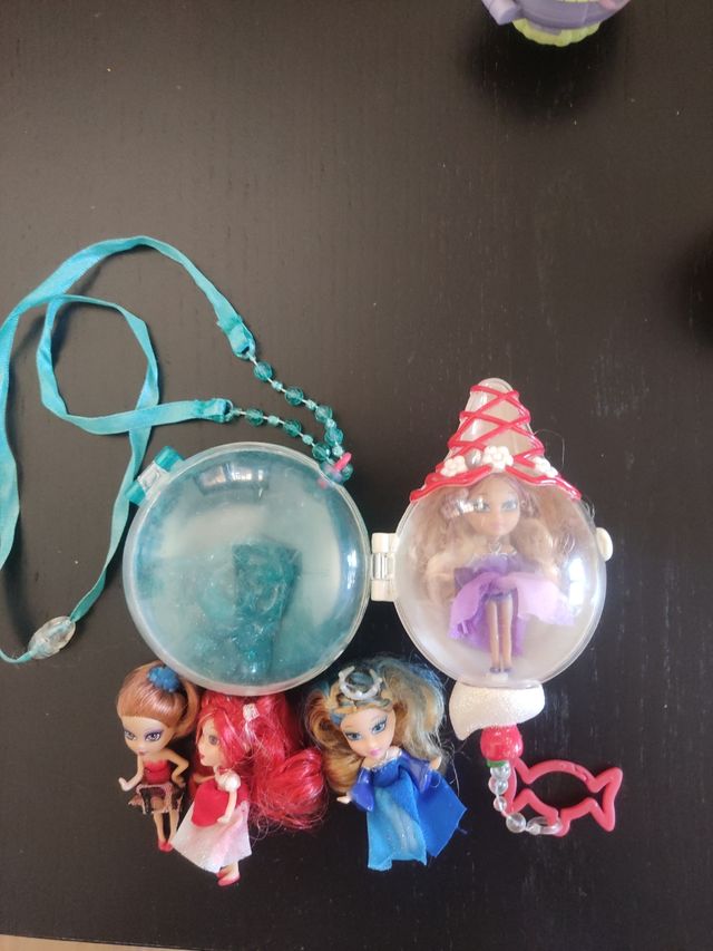 4 barbie minis peek a boo