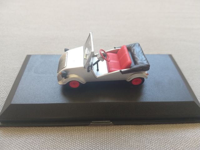 Voisin Biscuter 1/43 de Ixo