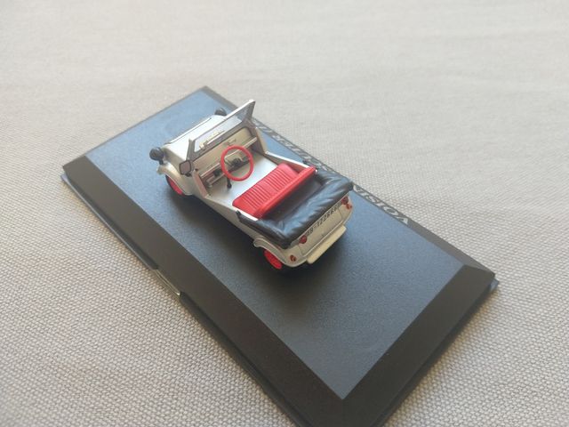 Voisin Biscuter 1/43 de Ixo
