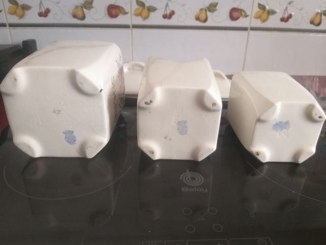 botes muy antiguos frances de ceramica