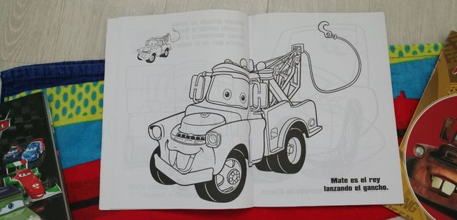 Cars: Toalla (libro peli y  colorear de regalo) 