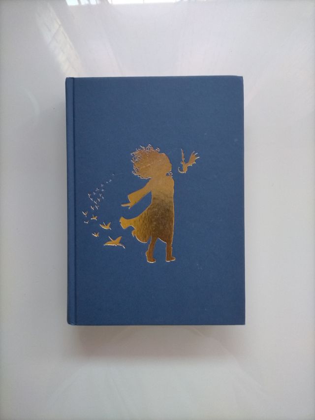 La Niña que Bebió Luz de Luna