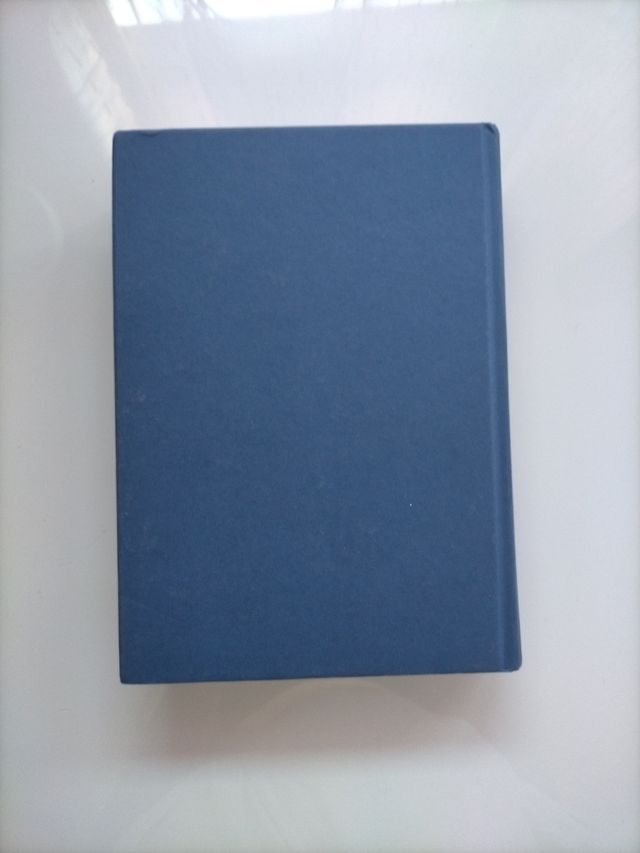 La Niña que Bebió Luz de Luna