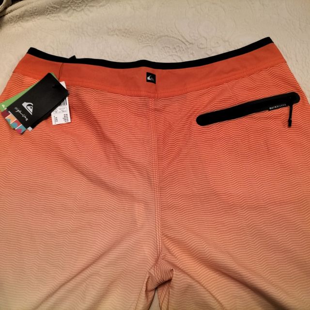 Bañador QuickSilver Talla34. Nuevo. A ESTRENAR
