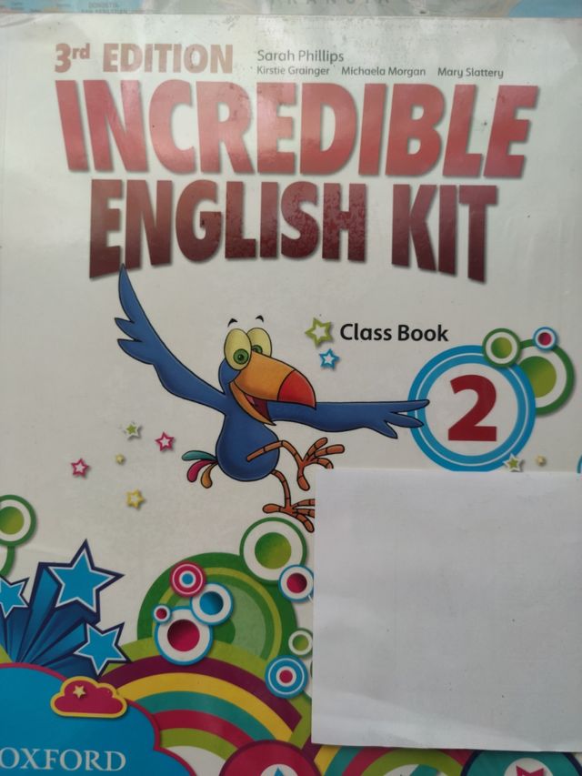 class book con dos o tres hojas usadas