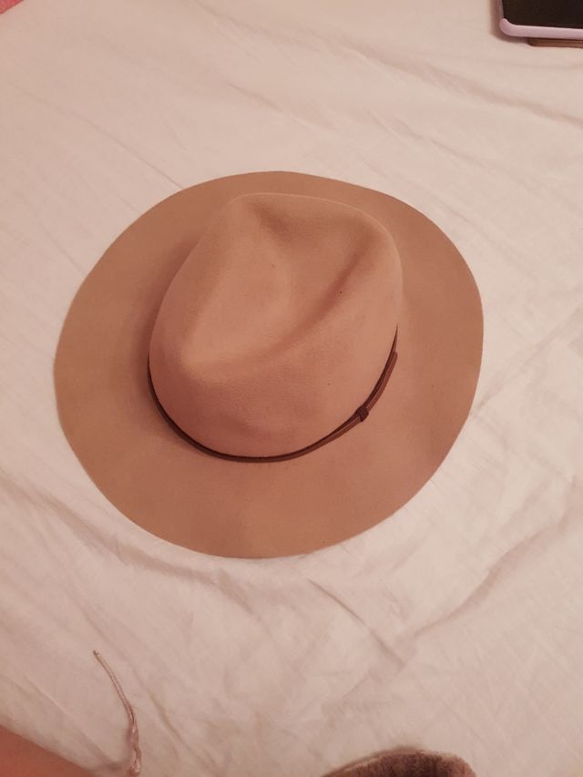 sombrero marrón de mujer