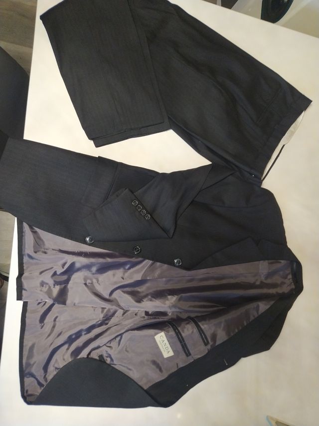 trage canda poco uso