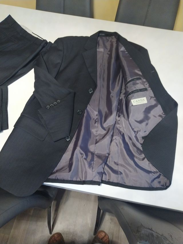 trage canda poco uso