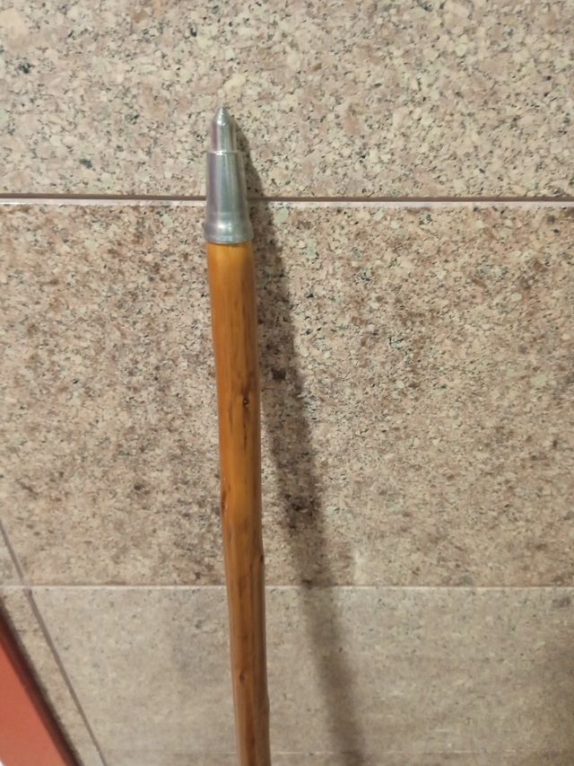 palo de madera senderismo