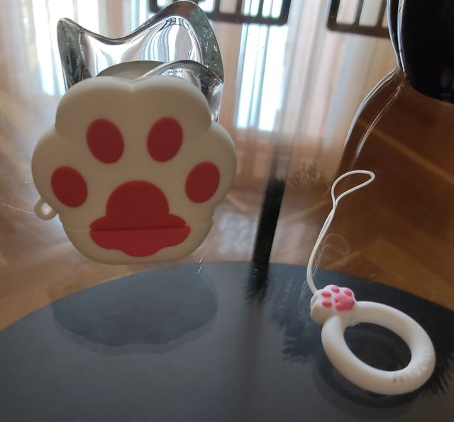 Funda auriculares AirPods 1/2 con garra de gato.