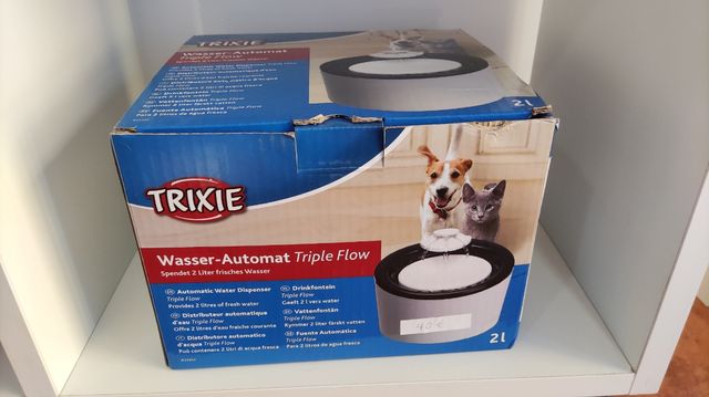 fuente de agua para perros y gatos