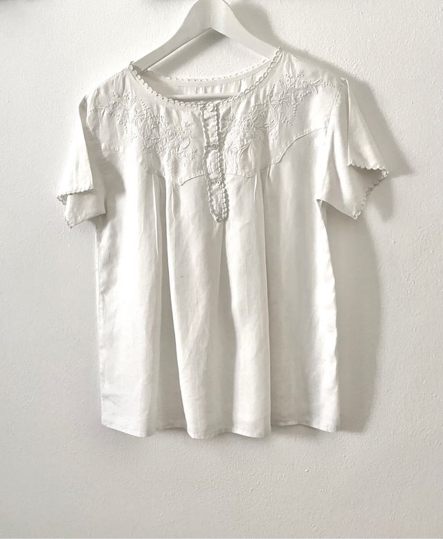 Camicetta vintage con pizzo e ricami
