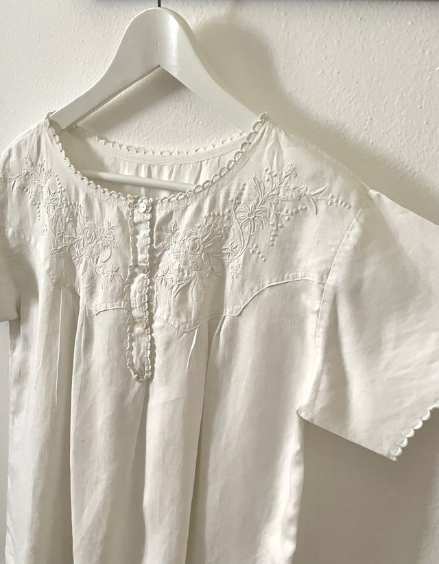 Camicetta vintage con pizzo e ricami