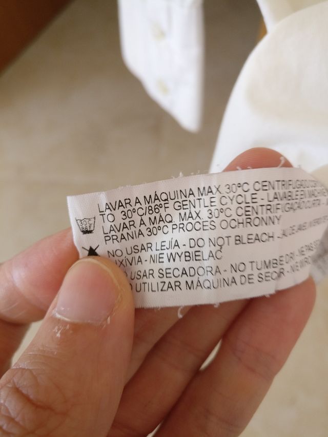 Camisa branca para trabalho ou entrevistas