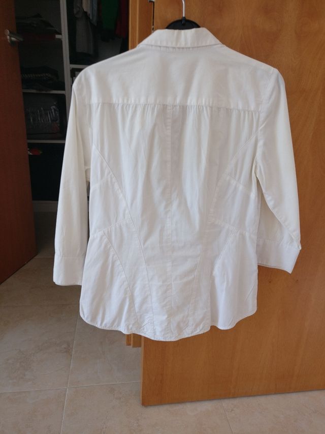Camisa branca para trabalho ou entrevistas