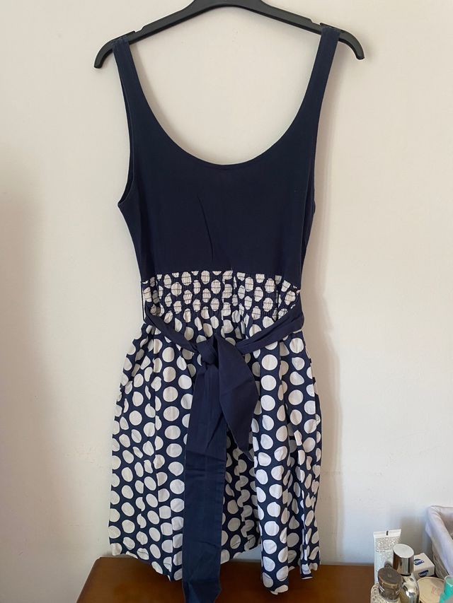 Vestido de verano azul marino