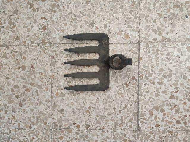 Rastrillo marca Bellota