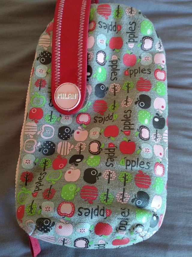 ESTUCHE MILÁN. Espacioso