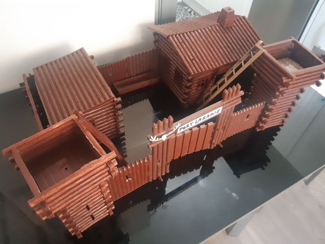 FUERTE APACHE LARAMIE AÑOS 70.