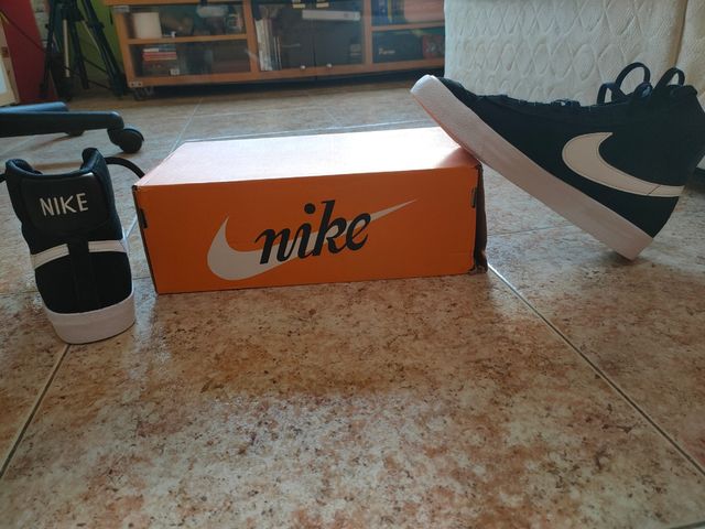 Zapatillas Nike Blazer negras.