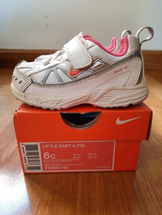 VENDO ZAPATILLAS DEPORTE NIKE T.22
