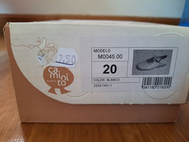 ZAPATOS DE PIEL COLOR BLANCO, TALLA 20