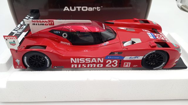 AA81578  Autoart Nissan GT-R LM Nismo 2015 1/18
