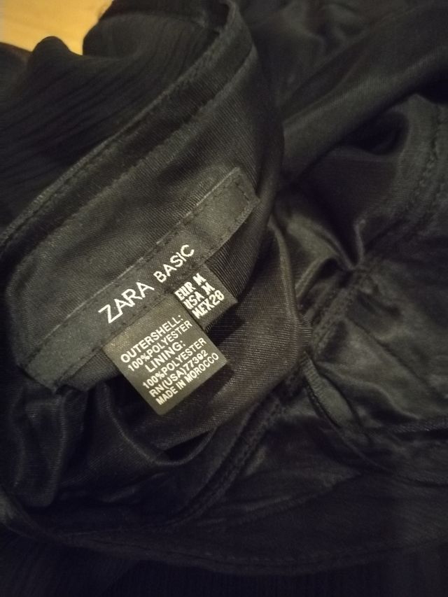 Vestido negro Zara rebajado