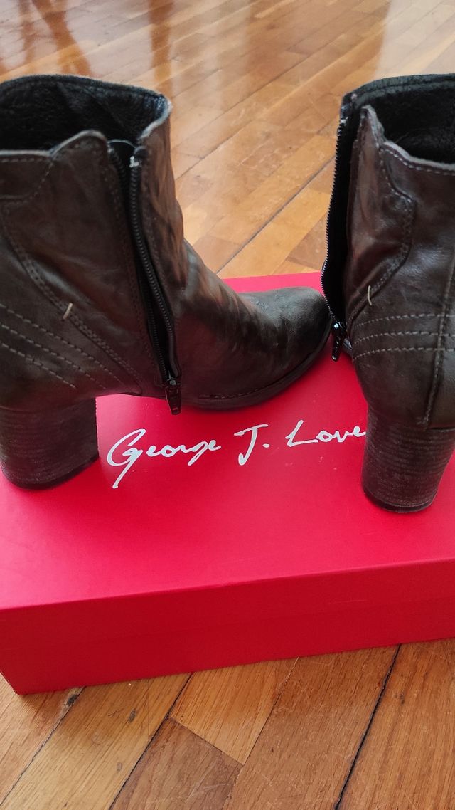 Botines marrones de piel talla 35