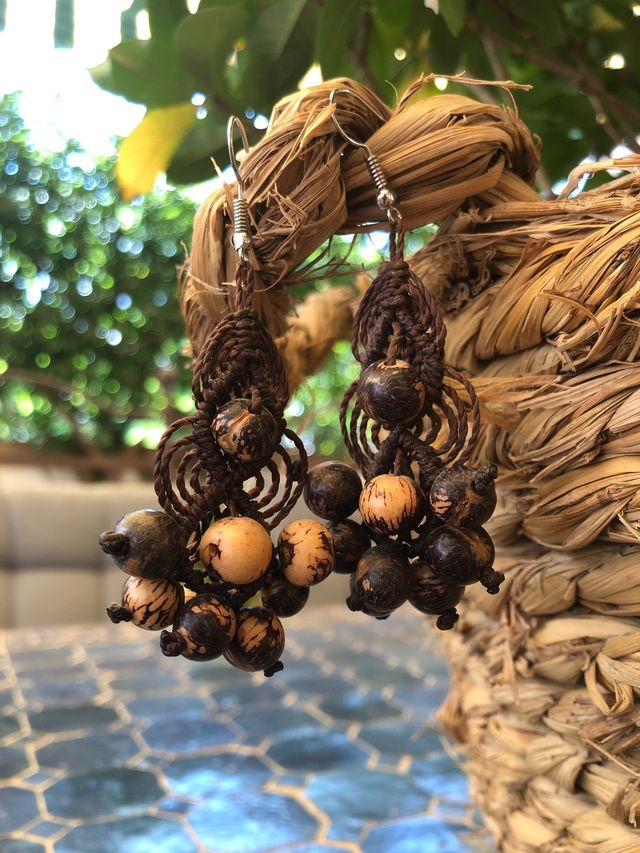 Pendientes macramé de semillas e hilo encerado