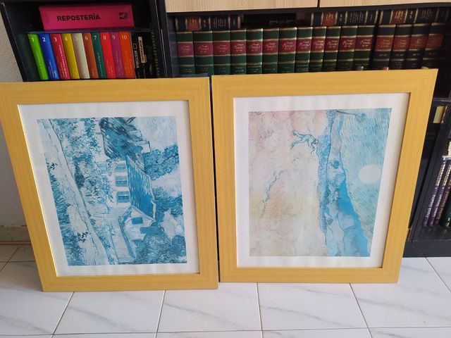 Pareja de marcos de 70,50 x 60,50 cm.