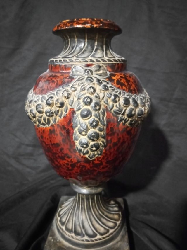 Jarron o copa de ceramica de Manuel Benlloch