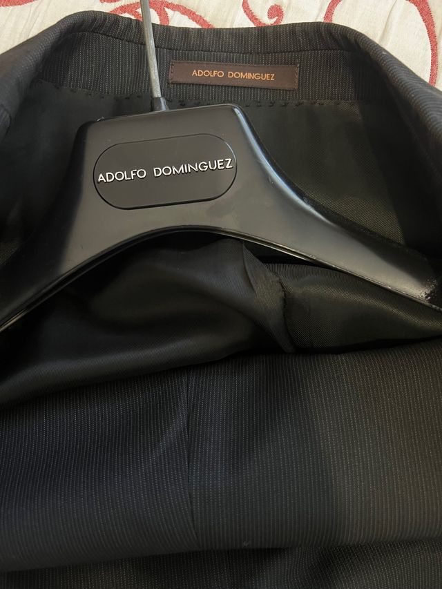 Traje Adolfo Domínguez