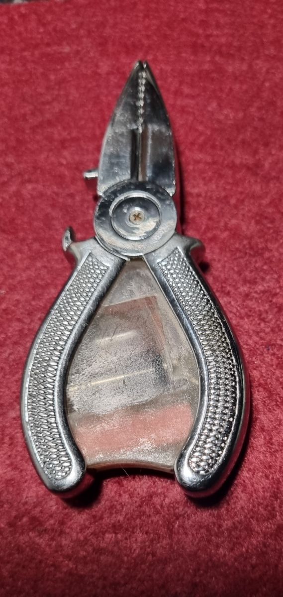 Mecheros,varios el precio es por los tres.